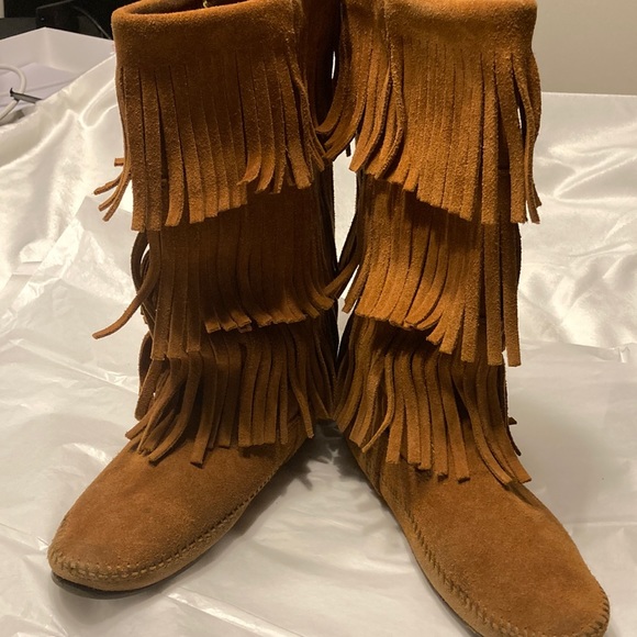 Minnetonka Fringe Moccasins Leather Suede Boots. size8 - Picture 2 of 10